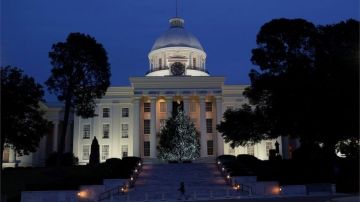 Alabama es el último de 16 estados en aprobar restricciones al aborto.