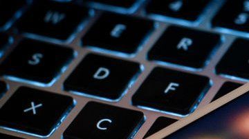 La niña se suicidó horas después de publicar la encuesta.