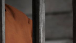 El trabajo de presos genera ingresos de más de $1,000 millones.