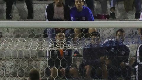 El arquero del Palestino chileno Ignacio González no vio venir un balón que rechazó segundos antes.