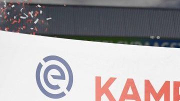 Jugadores de Ajax Amsterdam celebran su campeonato en el Eredivisie holandés.