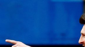 El delantero argentino del Barcelona, Lionel Messi celebra su segundo gol ante el Eibar.