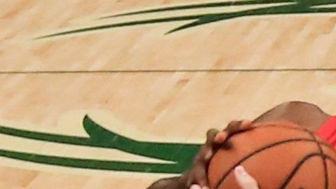 Serge Ibaka de los Raptors de Toronto busca su primer campeonato de la NBA ante Golden State.