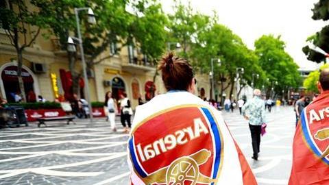 Aficionados del Arsenal se hacen presentes en la final de la Europa League
