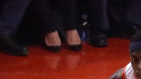 Los Toronto Raptors se impusieron a los Golden State Warriors en el primer partido de la final de la NBA en Toronto.