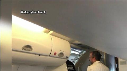 NYPD a las puertas de la aeronave