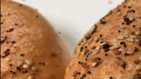 Un simple bagel desató una amarga experiencia
