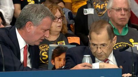 De Blasio tratando de ayudar a Nadler