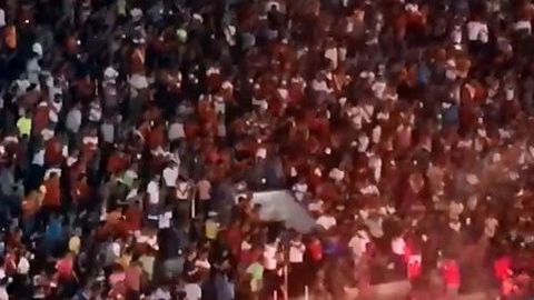 Un conato de bronca se desató entre entre aficionados y elementos de la Marina en el estadio Luis "Pirata" Fuente