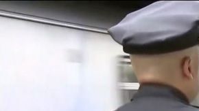 NYPD en la estación de la calle 23 con 6ta Av