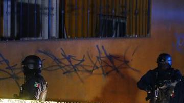 Policías acordonan la zona. / EFE