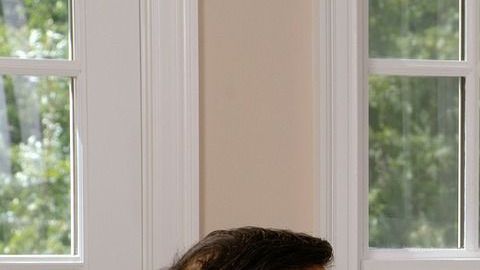 family-eating-at-the-table-619142_1280