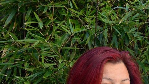 Adrián Mejía y su madre, Saira Diaz, aprender sobre hábitos alimentarios saludables a través del estudio de la Universidad del Sur de California y el Hospital de Niños de Los Ángeles. Adrián ya no consume sodas azucaradas, perdió algo de peso y comenzó a jugar fútbol. Díaz también redujo el consumo de azúcar y perdió 15 libras. (Rob Waters for KHN)