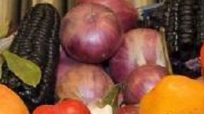 Las autoridades vigilan el ingreso de frutas y verduras a EEUU.
