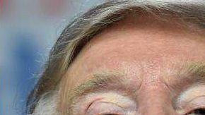 Romney no le tiembla la mano para criticar a Trump