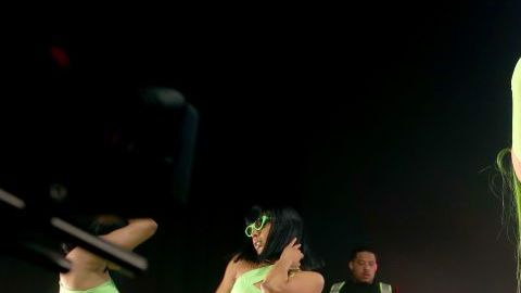 Cardi B luce espectacular.