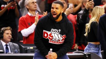 Drake en el Scotiabank Arena durante un Raptors vs Bucks.