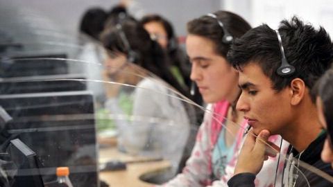 Durbin está introduciendo un proyecto de ley bipartidista que aumentaría la multa para cualquiera que viole las reglas de "no llamar”.