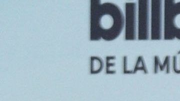 Ximena Duque junto a su esposo Jay Adkins.