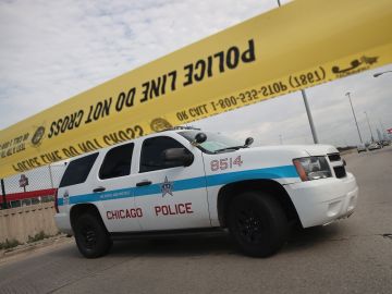 Dos hombres fueron baleados mortalmente en la cabeza el domingo por la mañana, según el Departamento de Policía de Chicago. Foto Impremedia