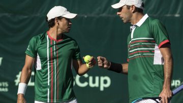 González y Reyes Varela en la Copa Davis.