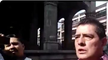 Gilberto Alcalá era entrevistado por varios reporteros, cuando de pronto se desató la balacera