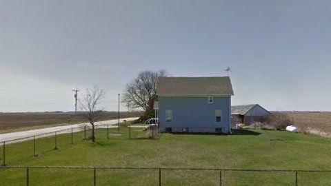 Los cultivos en los campos de Somonauk se siembran a principios de mayo.