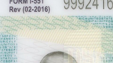 Bajo el nuevo proyecto de Trump, obtener la "green card" sería mucho más complicado.