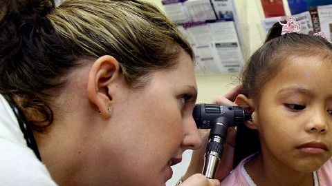 Trump también busca reducir la migración que considere “carga pública”.