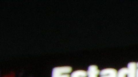 Una pareja presume su afición por las Águilas del América