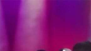 Hay una página en donde puedes personalizar el video especialmente para tu mamá.