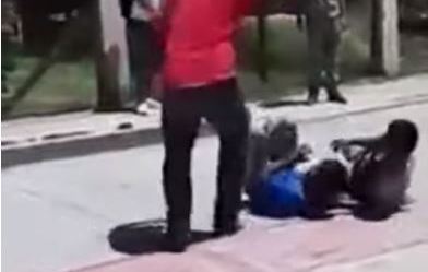 Las formas de solucionar el problema del maestro llaman la atención.