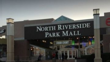 El centro comercial ubicado en el 7501 al oeste de la Cermak Rd. en North Riverside