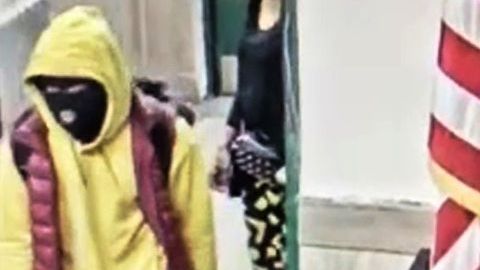 El visitante enmascarado