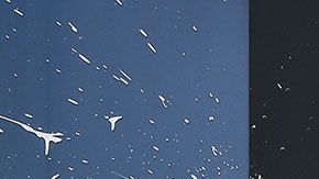 Entre las demandantes, está una mujer que fue despedida por denunciar a su jefe acosador.