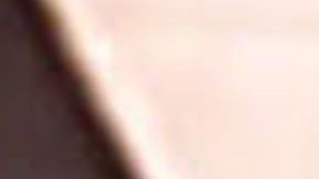 Cara Delevingne y Ashley Benson con las manos en la masa.