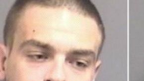 (Izq.) Nicholas Roberto de 28 años del vecindario de Austin y Paul Álvarez de 49 años del vecindario de Hermosa