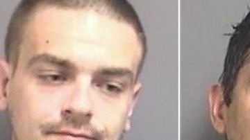 (Izq.) Nicholas Roberto de 28 años del vecindario de Austin y Paul Álvarez de 49 años del vecindario de Hermosa