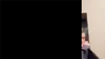 El hombre que inició la pelea enfrenta un cargo por delito grave.