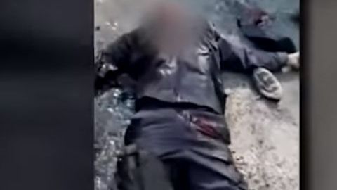 Los cuerpos quedaron descabezados.