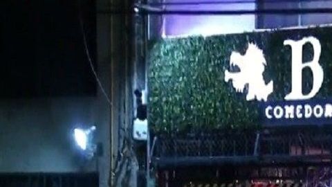 Los hombres entraron armados al restaurante "BN".
