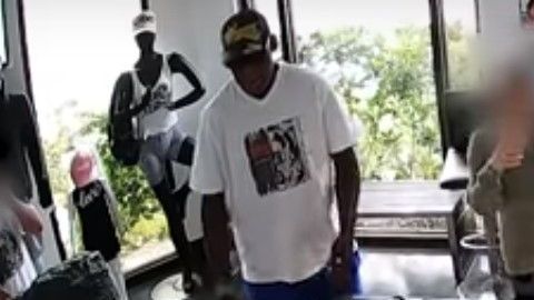 El exbasquetbolista Dennis Rodman está en problemas otra vez.