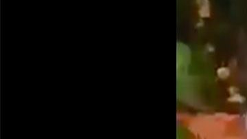 La pareja fue atrapada en la calle.