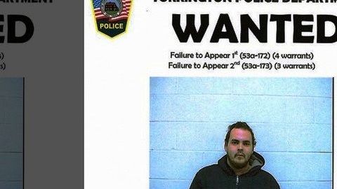 José Simms tiene siete órdenes de arresto