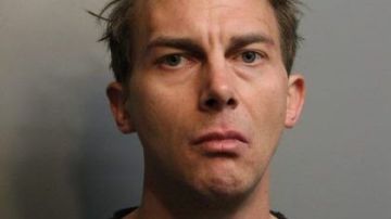 Alexander P. Sowa de 34 años residente de Wheeling fue acusado secuestrar y agredir sexualmente a una pasajera.