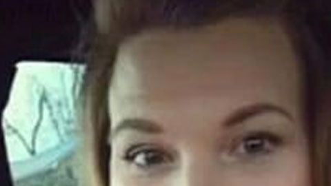 Una maestra escribe WTF en el test de un alumno.