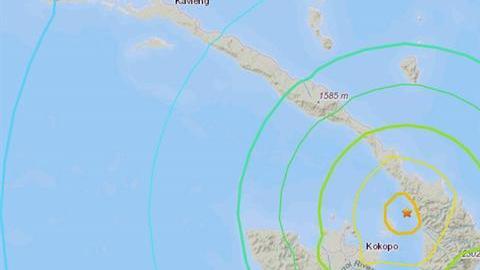 Imagen que muestra un mapa del Servicio Geológico de Estados Unidos (USGS) que localiza, este martes, un terremoto de magnitud 7,5 cerca de Kokopo, en la costa de la isla de Nueva Bretaña, región oriental de Papúa Nueva Guinea.