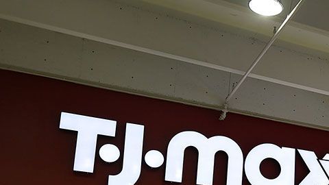 Cuando las otras tiendas tienen que subir sus precios, estas tiendas se convierten en una mejor opción para los que tienen un presupuesto ajustado.