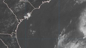 A medida que el sistema de bajas presiones avance hacia el norte o el noreste se produciría la formación de Andrea, según el NHC, con sede en Miami.