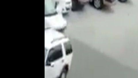 VIDEO: Sicarios balean a hombre en la ciudad fronteriza de Tijuana